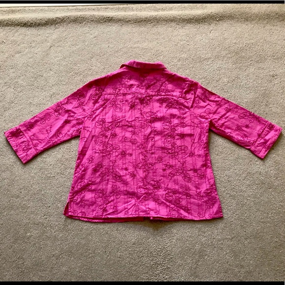 Classic Elements Mid-Sleeve Button Down Blouse - Picture 5 of 5